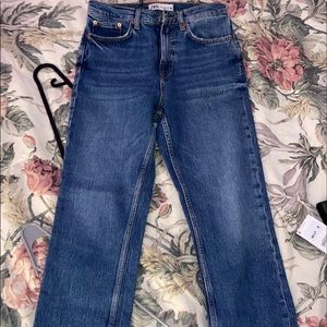 NEW!! ZARA boyfriend jeans!! size 4